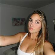 Soy una estudiante, siempre he estudiado inglés, cuento con el título oficial B2, pero lo practico a diario, me encanta ayudar.